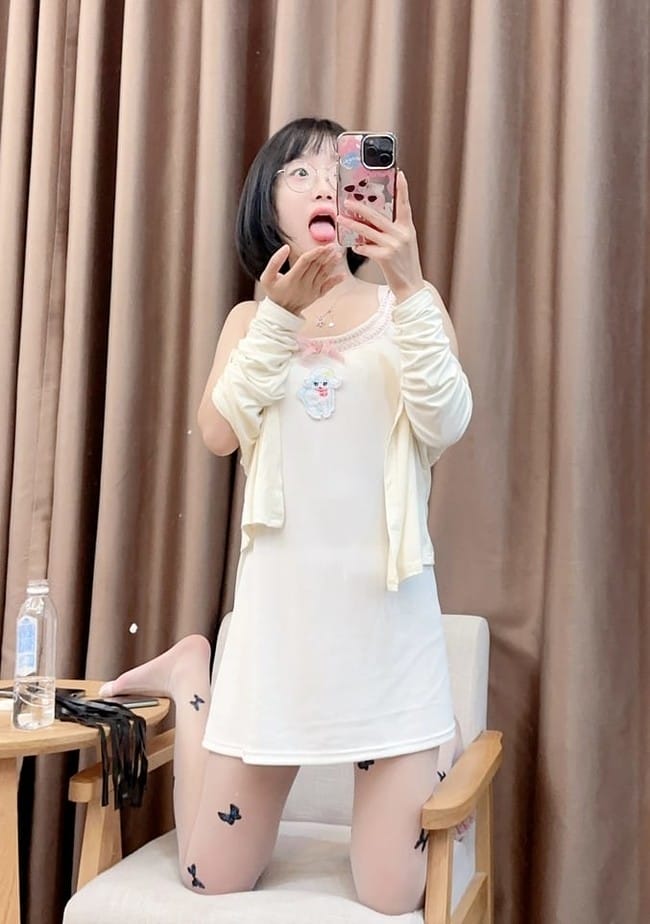 [微密圈]胜利的小生活 –蝴蝶白丝 [9P1V-98M]-1